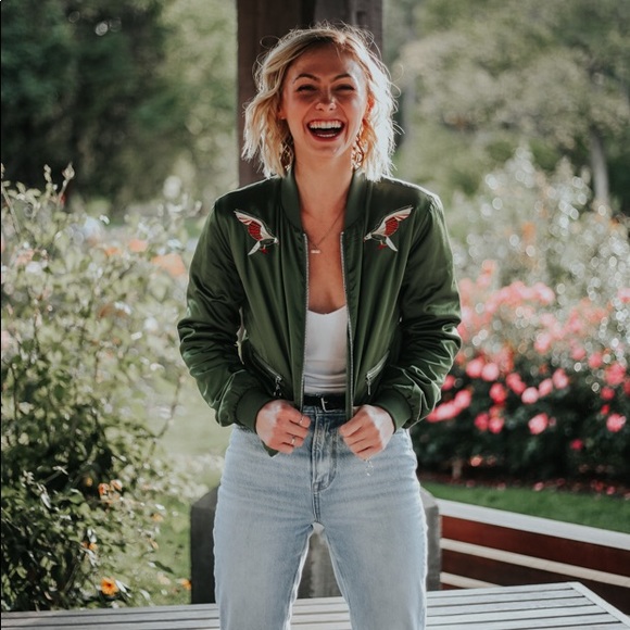 Meet your Posher, Shelby - Picture 2 of 4